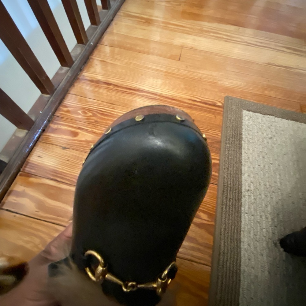 Gucci Black Mules with Gold Accents and Fur Trim - Picture 5 of 9